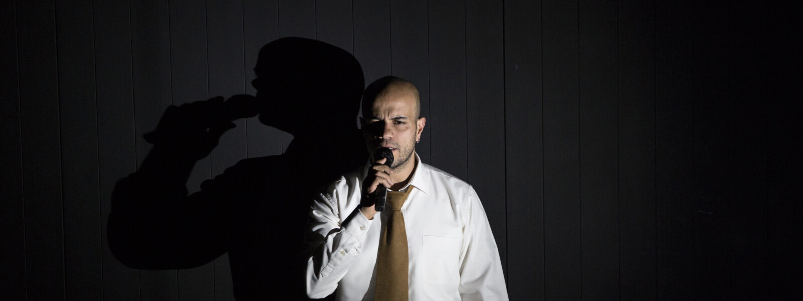 Dios o no ser Foto de Nacho Ponce